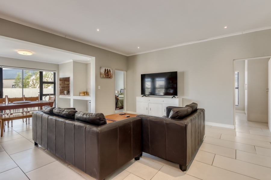 3 Bedroom Property for Sale in Aan de Wijnlanden Western Cape